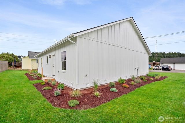 475 Garfield Ave E, Tenino, WA 98589