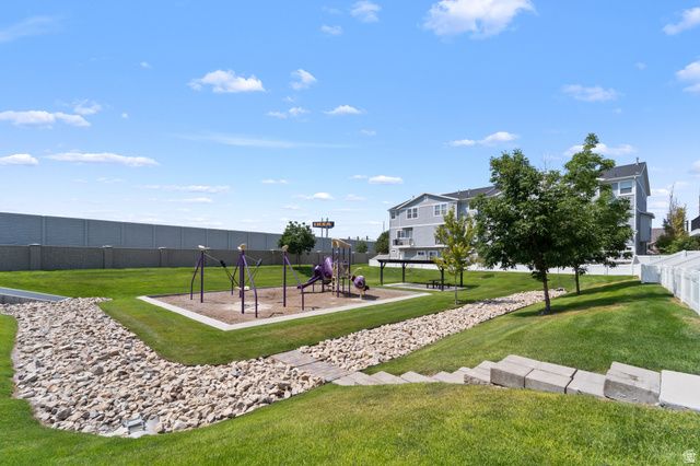 43 E BLUE RIVER DR, Draper, UT 84020