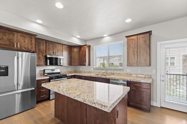 43 E BLUE RIVER DR, Draper, UT 84020