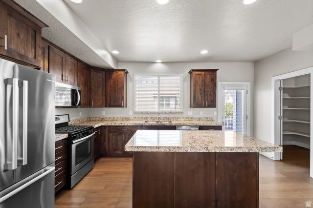 43 E BLUE RIVER DR, Draper, UT 84020