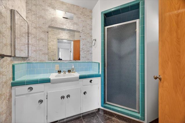 6112 E Montecito Avenue, Fresno, CA 93727