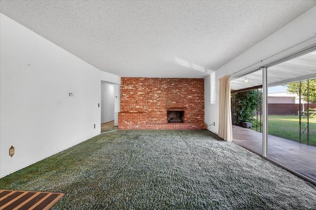 6112 E Montecito Avenue, Fresno, CA 93727