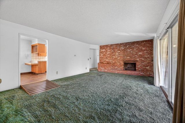 6112 E Montecito Avenue, Fresno, CA 93727