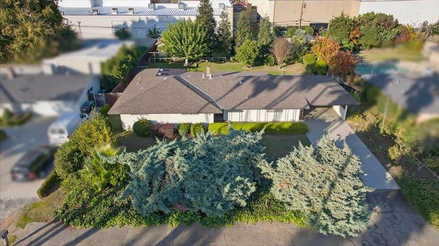 6112 E Montecito Avenue, Fresno, CA 93727