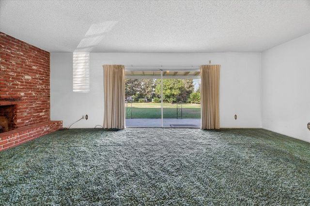 6112 E Montecito Avenue, Fresno, CA 93727