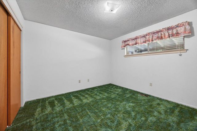 6112 E Montecito Avenue, Fresno, CA 93727