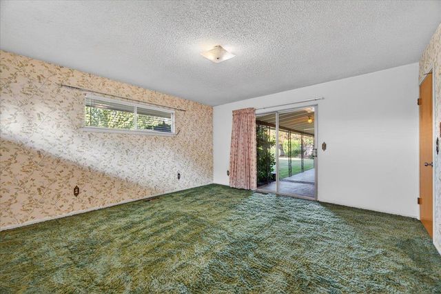 6112 E Montecito Avenue, Fresno, CA 93727