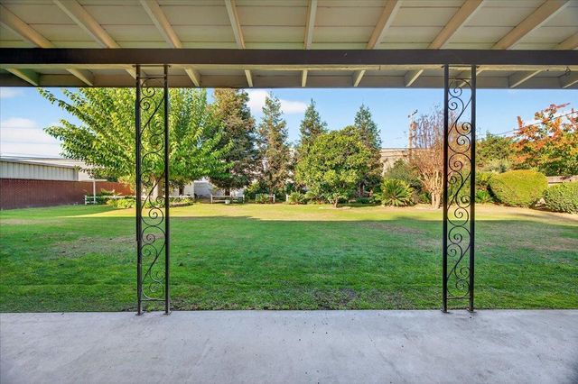 6112 E Montecito Avenue, Fresno, CA 93727