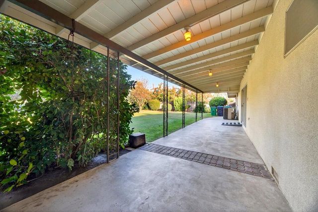 6112 E Montecito Avenue, Fresno, CA 93727