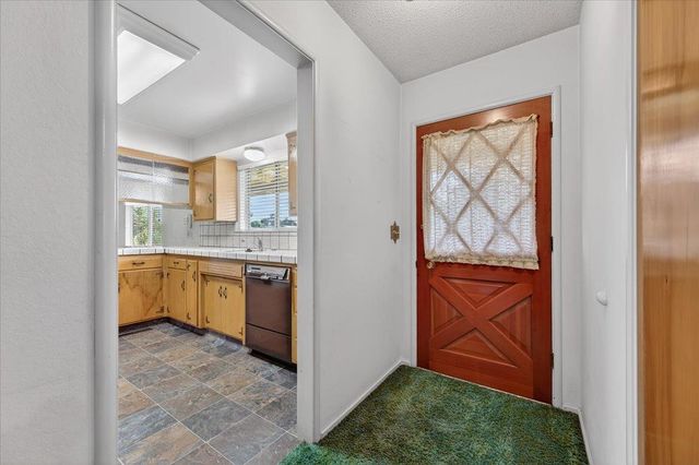 6112 E Montecito Avenue, Fresno, CA 93727