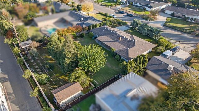 6112 E Montecito Avenue, Fresno, CA 93727