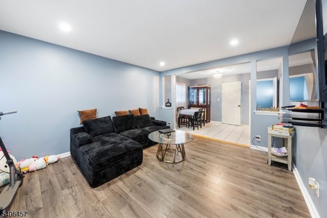 291 Seaton Ave 1, Roselle Park Boro, NJ 07204