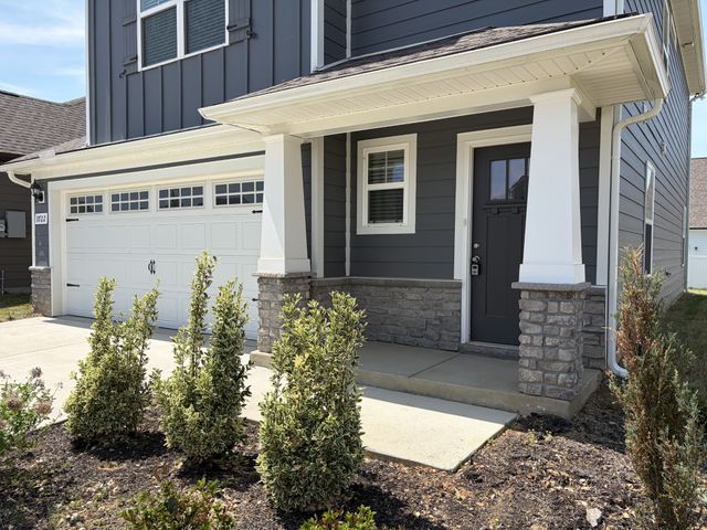 3722 Stormy Ln, Rockvale, TN 37153