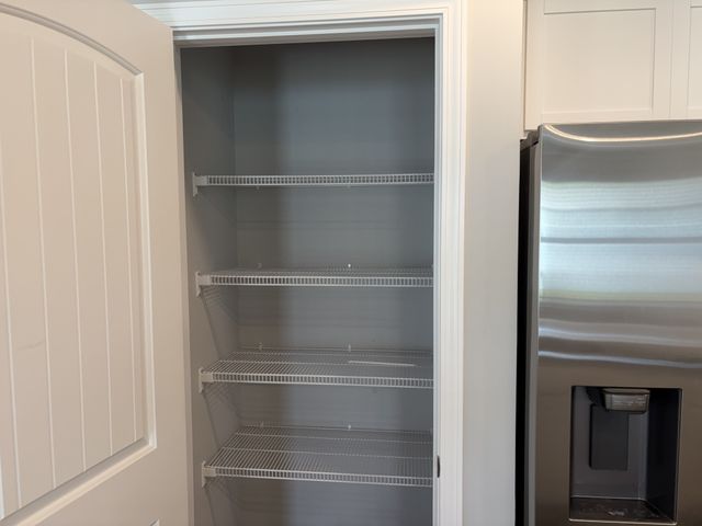 3722 Stormy Ln, Rockvale, TN 37153