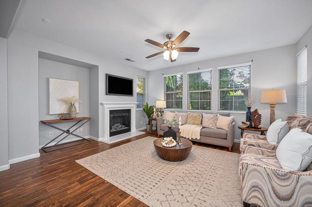 915 Campfire Cir, Rocklin, CA 95765