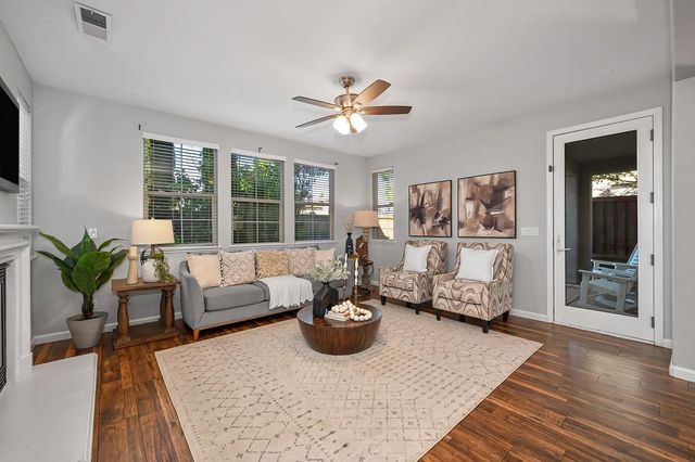 915 Campfire Cir, Rocklin, CA 95765