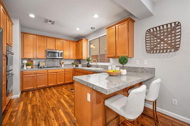915 Campfire Cir, Rocklin, CA 95765