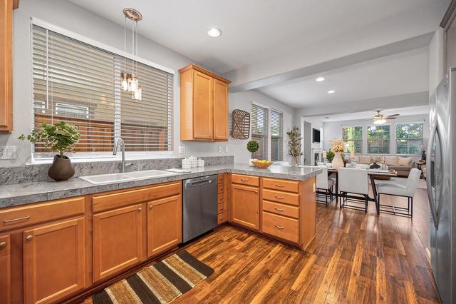 915 Campfire Cir, Rocklin, CA 95765