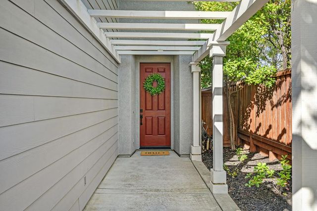 915 Campfire Cir, Rocklin, CA 95765