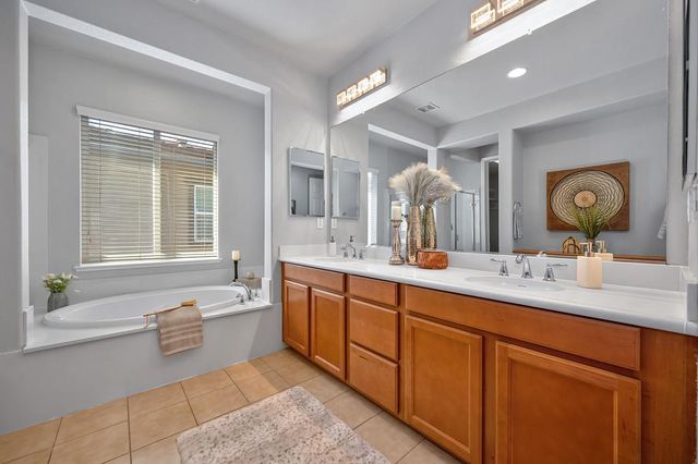 915 Campfire Cir, Rocklin, CA 95765