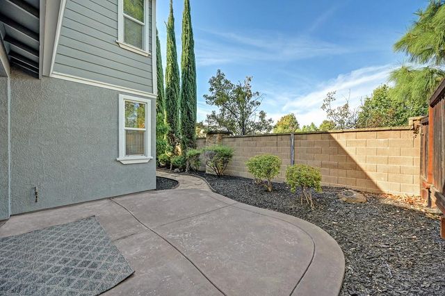 915 Campfire Cir, Rocklin, CA 95765