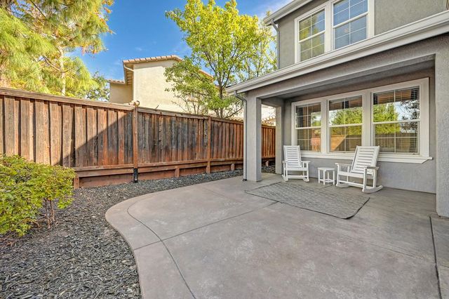 915 Campfire Cir, Rocklin, CA 95765