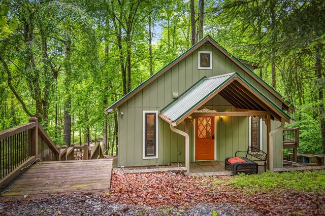 916 Old Cashes Valley Road, Blue Ridge, GA 30513