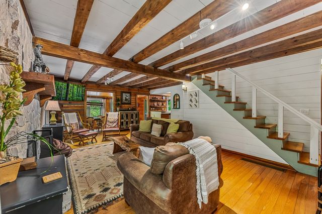 916 Old Cashes Valley Road, Blue Ridge, GA 30513