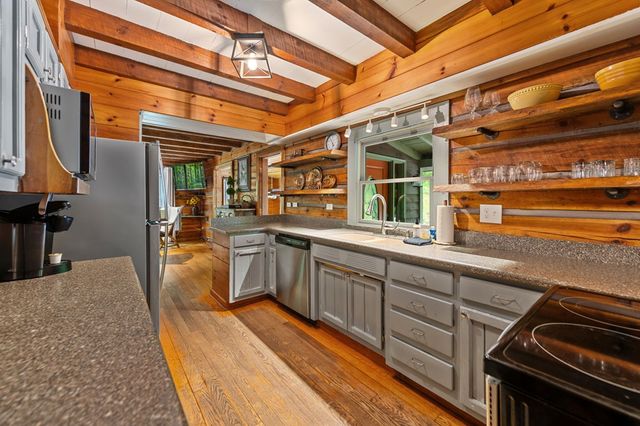 916 Old Cashes Valley Road, Blue Ridge, GA 30513