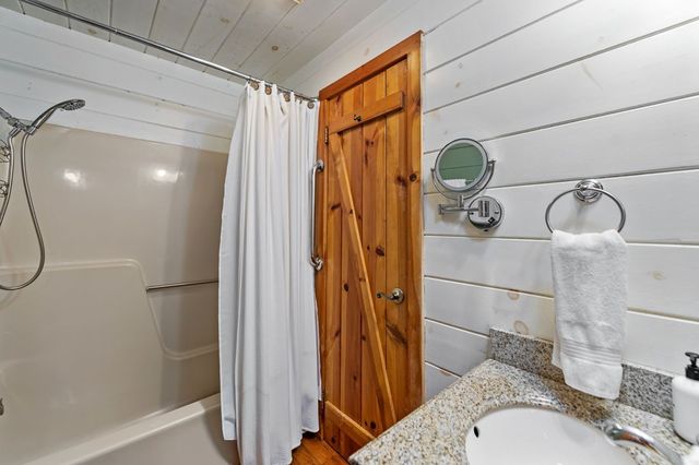 916 Old Cashes Valley Road, Blue Ridge, GA 30513