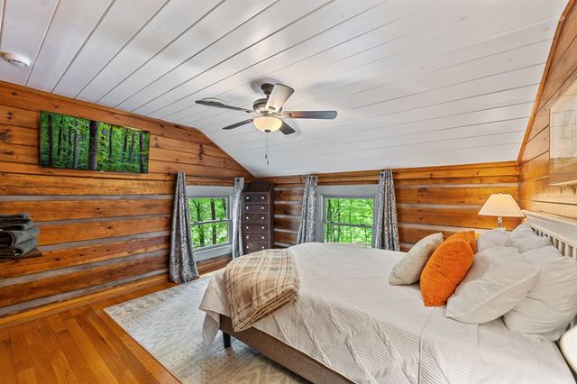 916 Old Cashes Valley Road, Blue Ridge, GA 30513