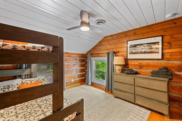 916 Old Cashes Valley Road, Blue Ridge, GA 30513