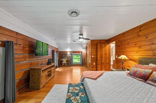 916 Old Cashes Valley Road, Blue Ridge, GA 30513
