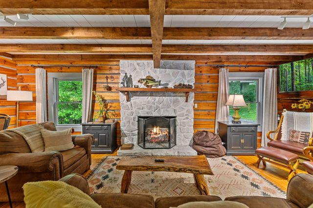 916 Old Cashes Valley Road, Blue Ridge, GA 30513