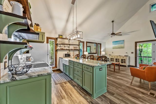 916 Old Cashes Valley Road, Blue Ridge, GA 30513