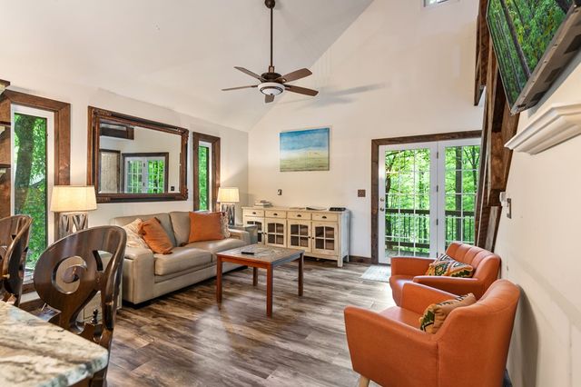 916 Old Cashes Valley Road, Blue Ridge, GA 30513