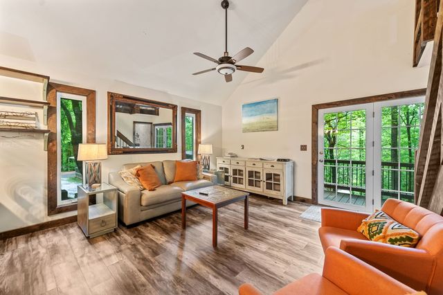 916 Old Cashes Valley Road, Blue Ridge, GA 30513