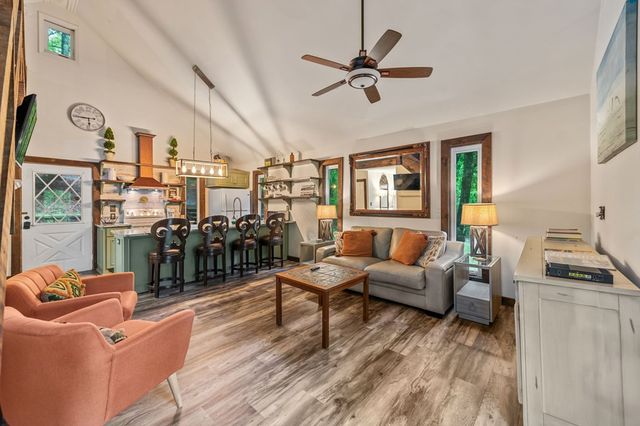 916 Old Cashes Valley Road, Blue Ridge, GA 30513