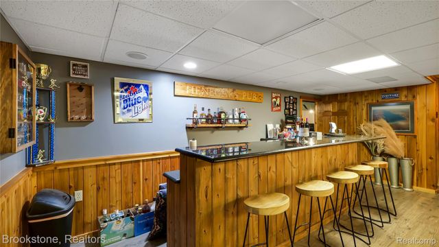 3992 Longmeadow Drive, Trenton, MI 48183