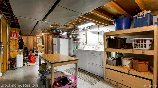 3992 Longmeadow Drive, Trenton, MI 48183