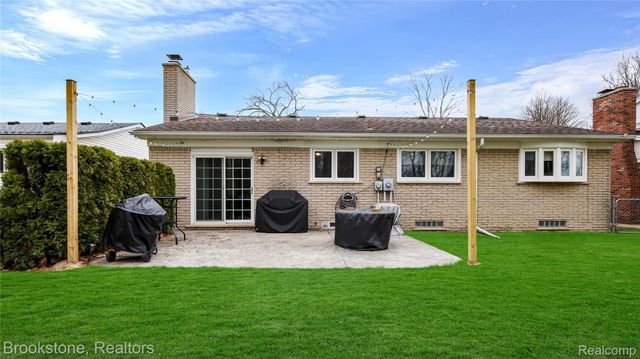 3992 Longmeadow Drive, Trenton, MI 48183