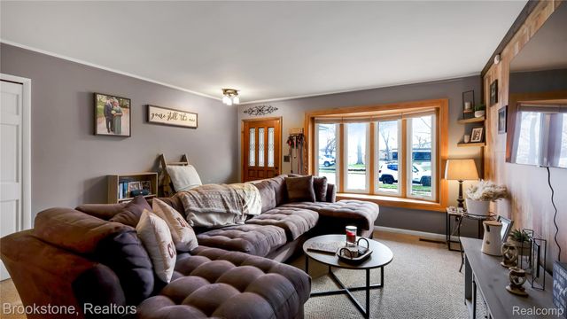 3992 Longmeadow Drive, Trenton, MI 48183