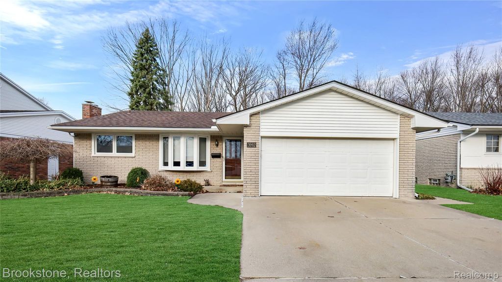 3992 Longmeadow Drive, Trenton, MI 48183