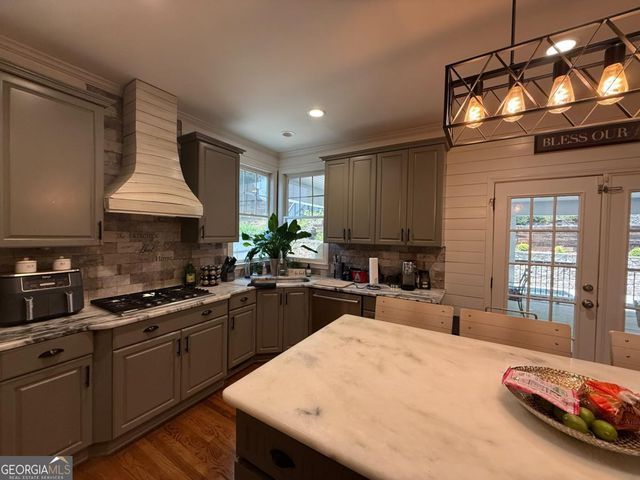 998 Poplar Mill Court, Buford, GA 30518