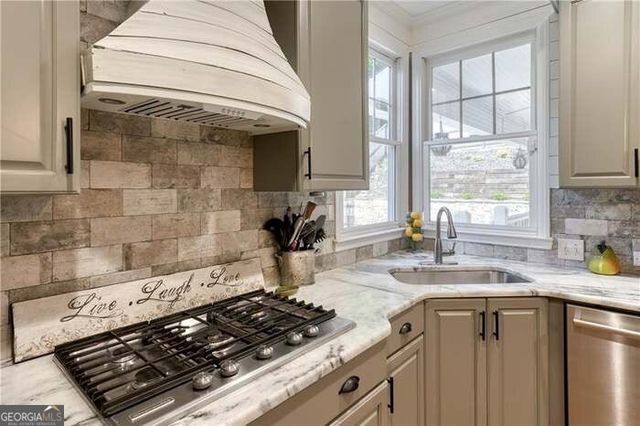 998 Poplar Mill Court, Buford, GA 30518