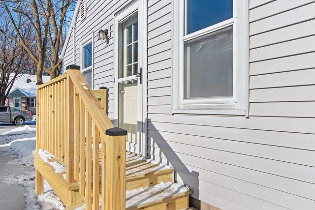 904 N GILLETT STREET, Appleton, WI 54914