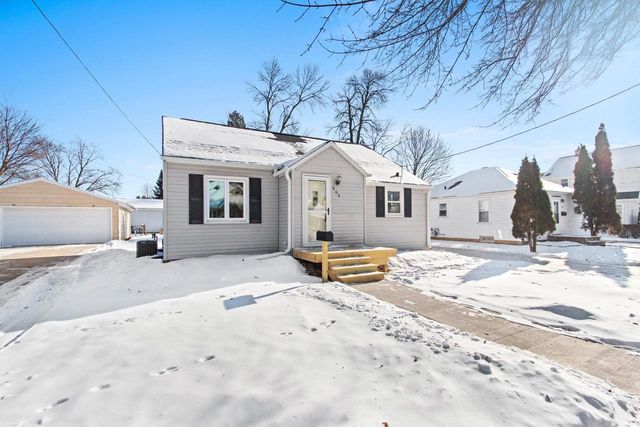 904 N GILLETT STREET, Appleton, WI 54914