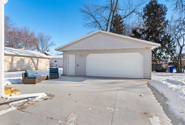 904 N GILLETT STREET, Appleton, WI 54914