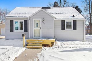 904 N GILLETT STREET, Appleton, WI 54914