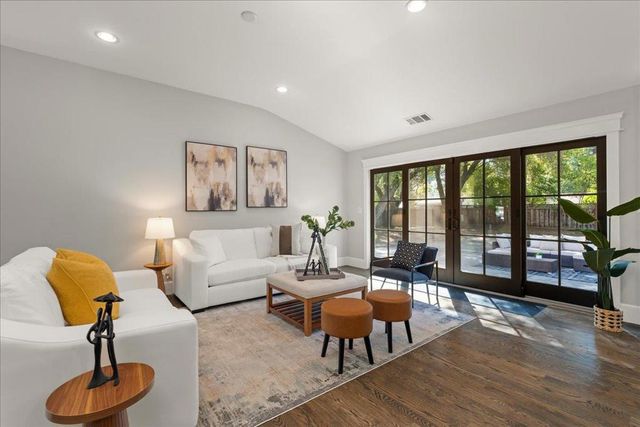 21 Euclid Avenue, Los Gatos, CA 95030